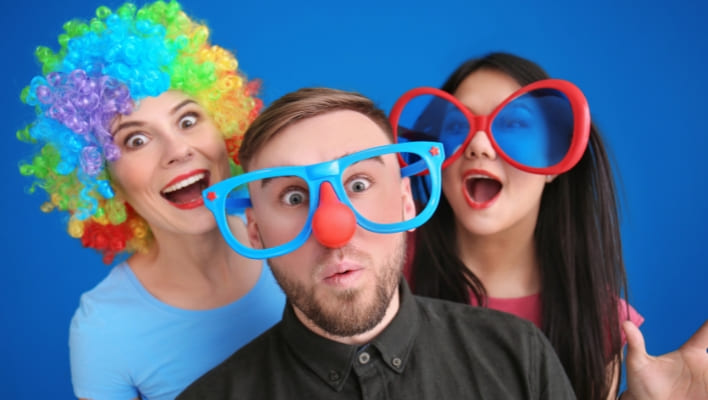 45 Good Roasts That Hurt so bad but funny